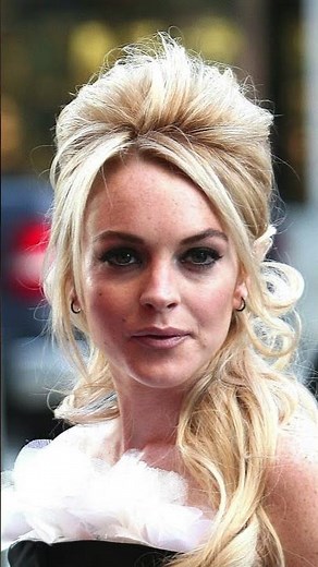 Lindsay Lohan during a photo shoot in downtown Los Angeles, California, on December 4, 2007 - 1