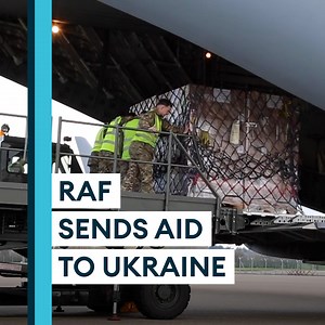 Watch and see the aid the Royal Air Force has been sending to Ukraine, since Russia’s invasion. 🇺🇦 Deliveries have included boots, ration packs and body armour kits. | Forces News