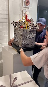 🍰😍 #graffiti #cake | Ches