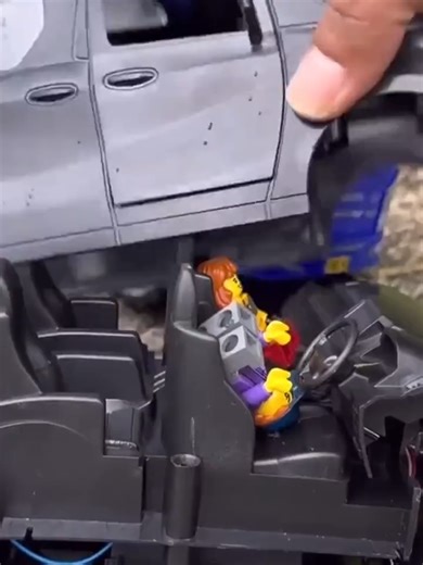 Merakit Mainan: Bus Basuri, Elf dan Mobil Alphard