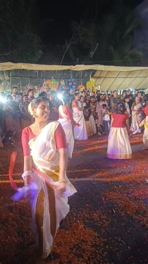 കിള്ള വേല ഇല്ലൈ #kaikottikalidance #kaikottikkali #dance #danceperformance #girlsdance