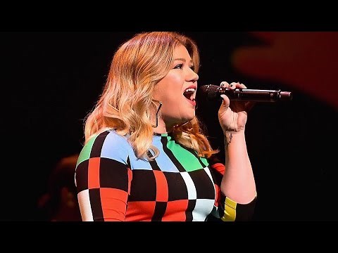Kelly Clarkson performs ‘Broken & Beautiful’ Live at CinemaCon Day 1