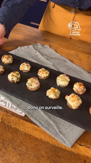 🍄 Ces champignons farcis, parfaits pour un apéro d’automne, sont à tester d’urgence ! Pour réaliser cette délicieuse recette, il vous faut : 300g de champignons de Paris 1 échalote 2 petits suisses 40 g de parmesan 1 Bouquet de menthe 1 Filet d’huile d’olive Sel Poivre C’est rapide, simple, efficace, et surtout trop trop bon ! Bon appétit 😋 #apéro #champignon #cuisine | Cuisine Actuelle