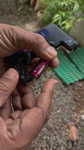 cheap DIY battery tester #diy #diystore #batterytester