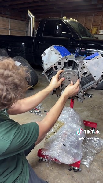 The 6.0 timed properly now! Rocker arms & push rods next ✌️#ls #TikTokAutoCampaign #CarTips #carcommunity #corvette #enginebuild #chevy #diy