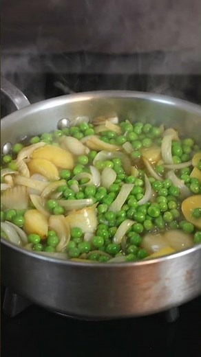 Soupe aux petits pois belges pleine de douceur / Deze Belgische erwtensoep zit boordevol zachtheid