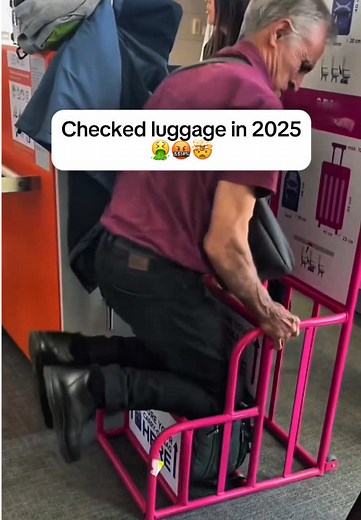 One backpack for all your travel 🤩😮‍💨 #travel #backpack #travelbag #travelhacks