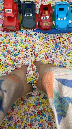 Satisfying Toy - Minion Hula Hoops #toys #satisfying #surprisetoys #minions