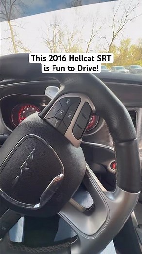 This 2016 Dodge Hellcat SRT solo tiene 70k miles y sounds like new. Wow.