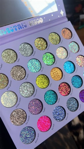 Stunning Glitter Makeup Tutorial for Your Next Look