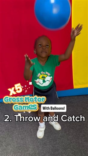 Kids Action Songs & Early Learning on Instagram: "X3 GROSS MOTOR SKILLS am I developing with this action song activity: 🦋1. Visual TRACKING - Balloons are slow moving and this makes it easier for the eyes to track and follow. Good visual tracking skills are needed for all sports 🦋2. BILATERAL INTEGRATION - Catching and throwing, dropping and kicking all require the coordination of the left, right, top and bottom body halves 🦋3. SPATIAL AWARENESS - Moving in group space and personal space. Mov