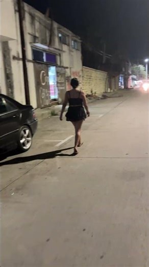 PLAYA DEL CARMEN ballet performer going to ballet studio