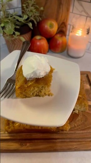 👾The Upside Down Apple Cake - so retro! #apple #cake #upsidedown