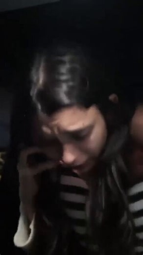 This girl is stuck in the car, late for what sounds like a big reservation, desperately trying to buy time on the phone… “He’s had such an awful day!”The panic in her voice, the furrowed brows, the way she’s pleading it’s pure secondhand embarrassment.Watch till the end… the moment it hits her, her face says it all.