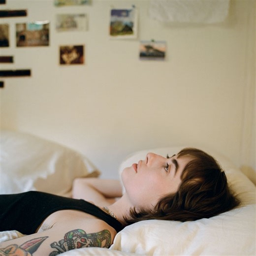 クレア・ラウジー（Claire Rousay）、初来日を記念し最新作のリミックス版『sentiment remix』を発表 - CDJournal ニュース