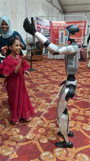 Robot Entertain The Kid #robotics #robot #short #shorts #trending #viral #live