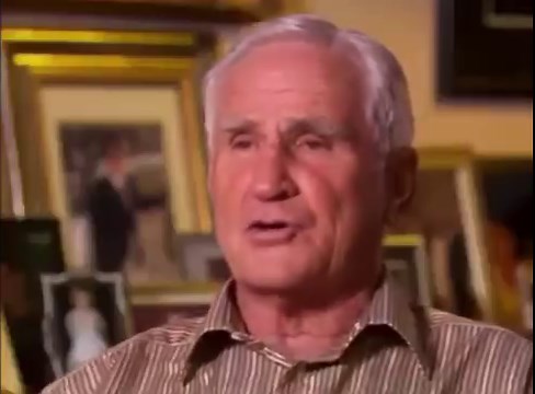 41 years ago today - December 12, 1982 Snow Plow Game: Pats coach Ron Meyer sent snowplow operator, Mark Henderson, who was on prison release, out to clear a spot for kicker John Smith’s 33-yard FG attempt, which was good Final score: Pats 3 - Dolphins 0 https://x.com/bhyldburg/status/1734621244404732312?s=46&t=x0jOJbeQMuOJkQa9BxOIjw https://x.com/bostonsportsinf/status/1734390486096372062?s=46&t=x0jOJbeQMuOJkQa9BxOIjw | New England Patriots Nation