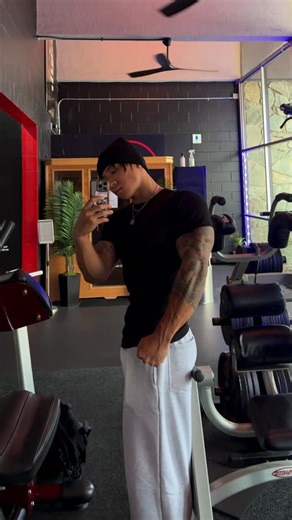 DonJohn | Natural Pro Bodybuilder🌊 | If someone doubted or disrespected you this year, work harder now so they don’t do it again next year The time is now🎬 @dfyne.official... | Instagram