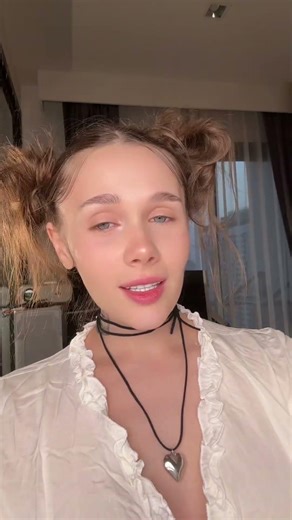 guess I don’t need good lighting… I’m already that pretty