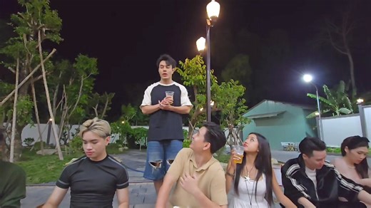 219K views · 2.8K reactions | Chiếc clip cố tình nhạt nhẽo của Lâm để mở màn chương trình văn nghệ... xê #DuongLam #VieNETWORK | Lê Dương Bảo Lâm | Facebook