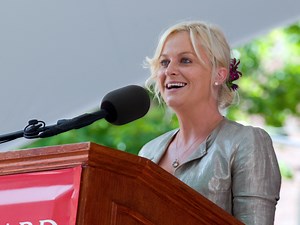 Amid a stream of jokes, Amy Poehler gives earnest advice to the class of 2011 | Harvard Magazine