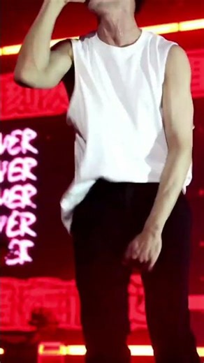 A wild roar versus bulging muscles—it's mesmerizing! #tanjianci #檀健次