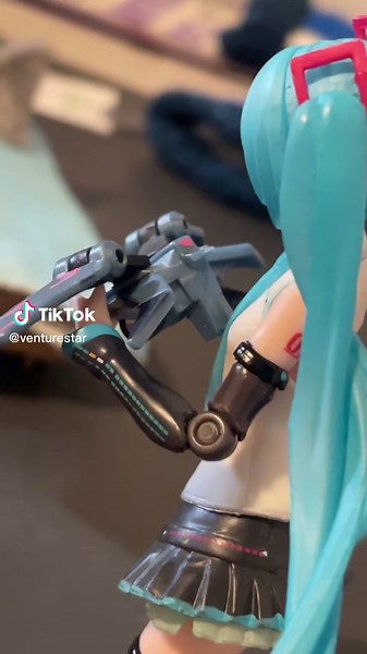 Hatsune Miku Meets Legacy Soundwave | Vocaloid Crossover