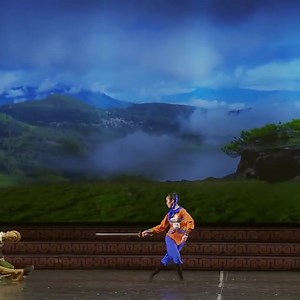 A brave female warrior stands undefeated in battle, until one day her life takes an unexpected turn. While fighting an enemy, the two tumble over a cliff. Miraculously surviving the fall, they encounter a Buddhist monk who helps them unlock memories of their past lives. This piece, choreographed and performed by Fei Tian College students, ponders the same questions that preoccupied ancient philosophers of the East and West: Who am I? Where do I come from? Where am I going? 🔵Full Episode: https: