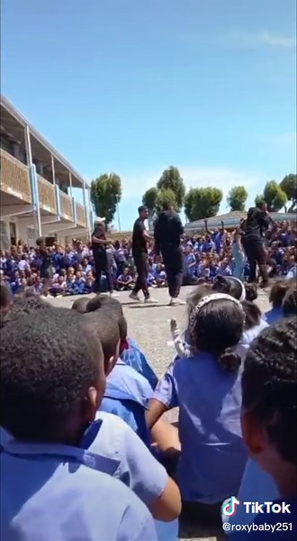 @woodville primary my primary school😎now my babies are enjoying the show#ive never met them #templeboyscpt #fypシ゚viral