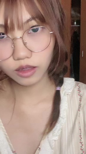 Makeup Tutorial: How to Apply Red Lipstick Perfectly