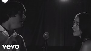 Jake Bugg estrena video con la hermana menor de Miley Cyrus