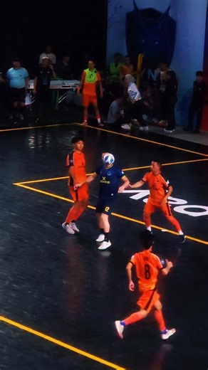 Ardian Syaputra on Instagram: "📽 Pertunjukan dari Raja Futsal, @falcao12oficial! 👑🐐🇧🇷 @xseries___ #gamewithoutlimits #xseries #xseries2 #Falcao"