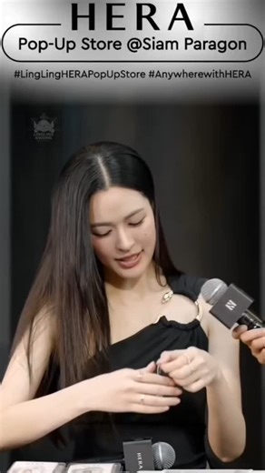 1K views · 531 reactions | Hmmm cute pairing is it the design or is it something else??? 﫣來 LINGLING WITH HERA #LinglingHERAPopUpStore #หลิงหลิงคอง #linglingkwong cr trans. wandererwisp | Lingling Kwong Philippines | Facebook