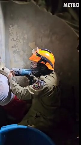 Prisoner digs hole in cell with broom handle and a nail only to get stuck trying to escape