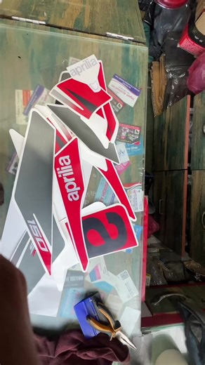 Aprilia SR 150 Sticker Fitting for a Clean Look