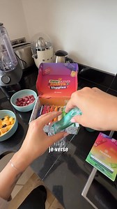 Qui sait faire un smoothie sans en mettre partout ? 😅 Préparer un smoothie délicieux et sain n'a jamais été aussi simple avec Fruggies : 🌈 8 saveurs délicieuses pour des réveils gourmands 👍 Zéro prise de tête au réveil, fini l'épluchage, la découpe ou le mixage 🍊 Goût intense et savoureux & texture naturelle 🍏 100% de fruits & légumes, et RIEN d'autre ! ⚡️ Prêt en 30 secondes, plus rapide qu'un café ! La lyophilisation permet d'éliminer toute l'eau contenue dans les fruits et légumes tout e