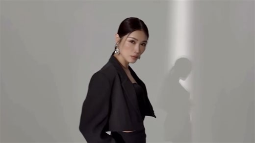 AMPLE COUTURE - AC on Instagram: "I DEFINE ME — Amber Chia X Ample Couture Amber defines herself not by expectations, but by embracing her truest self. Soft, real, quietly powerful. 我定义自己。 Amber说：我选择做真实的自己。 不是别人眼中的样子，而是她心里最坚定的自己，柔软也是一种力量。 This chapter isn’t just Amber’s. It’s for every woman who’s learning to choose herself again — softly, bravely, honestly. 🔜 Coming on 29/11 • 10AM Join us LIVE on Facebook to feel the moment with us 🕊️ #amplecouture #ac #IDefineMe #AmberChiaxAmpleCouture"