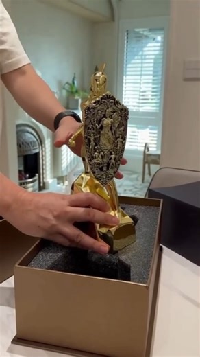 維境設計wj.indesign on Instagram: "我們一直相信， 好的設計，不是為了被看見 而是為了被好好生活 這次獲得 Rome Design Awards的肯定 對我們而言，是一份溫柔卻堅定的提醒 每一次反覆推敲的細節 每一場與屋主的深度討論 每一個為生活而調整的設計決定 都正在累積成真正有價值的作品 謝謝每一位選擇信任維境設計的屋主 也謝謝一路並肩的夥伴 這份榮耀，我們會帶著它 繼續把空間，做得更貼近人心 得獎作品連結: https://romedesignawards.com/winner-info.php?id=724 ▪️《線上填寫諮詢預約表單》 https://forms.gle/AAQH8dkJw6hrdkEc6 維境LINE: https://line.me/R/ti/p/@xvu4952b ▪️《更多作品資訊》 維境官網: https://www.wjdesign.com.tw/ ▪️《聯絡我們》 地址：高雄市左營區新莊一路278號1樓。 TEL : 0982397618 #維境設計 #RomeDesignAwards羅馬設計獎 #設計為生活而生 #高雄