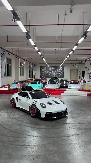 Porsche GT3RS Tribute: Iconic Wing, Wide‑Body Performance Legend