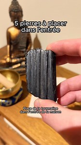 1.4M views · 15K reactions | 5 pierres à placer dans son entrée  #protection #tourmaline #obsidienne #quartz #labradorite #oeildetigre #lithothérapie | Mybouddha | Facebook
