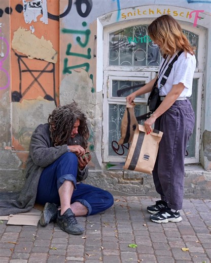 1.5M views · 1.3K reactions | O Bom Samaritano dá a um homem sem-teto uma reforma e uma nova esperança. | Fabiosa Brasil | Facebook