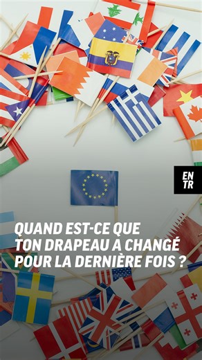 🇫🇷 Tu savais que la France avait changé de drapeau aussi récemment ? 🔵 Bon, le changement est assez subtil… Le président Emmanuel Macron a décidé en 2020 de changer la teinte bleue du drapeau tricolore, en optant pour une nuance plus sombre qui rappelle les premiers drapeaux français. En Europe, la plupart des autres pays n’ont pas changé leur drapeau depuis plusieurs années, voire des décennies. Et comme tu peux le voir, certains l’ont changé autour de l’année 1990, ce qui coïncide avec la f
