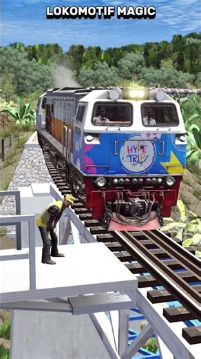 Kereta Api Panjang Melewati Tikungan Tajam