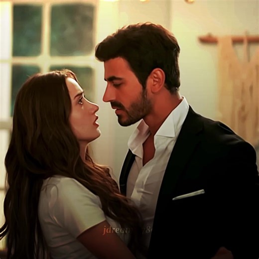 Annnndddd yet he always t o u c h her first🤣 #arafta #turkishseries #ateskarahan #turkishactors #fyp