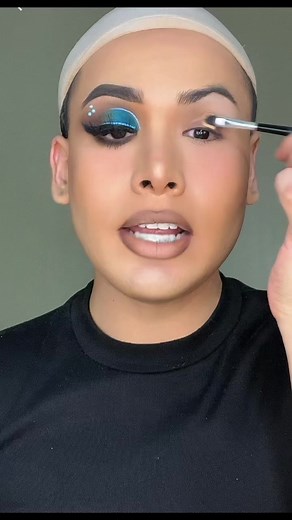 833K views · 10K reactions | TUTORIAL DE MAQUILLAJE ✨ #makeup #makeuptutorial #makeupartist #makeuplover #makeupaddict #makeupcertified #makeupcertified #tutorialmakeup #reels #tendencia #viral #viralreels #girl #girls #lgbt #lgbtpride #lgbtq #gay #boys #boy #man #woman #beauty #beautytips #beautiful | Jonagalvang | Facebook