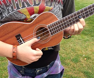 How to Play Seven Nation Army on Ukulele