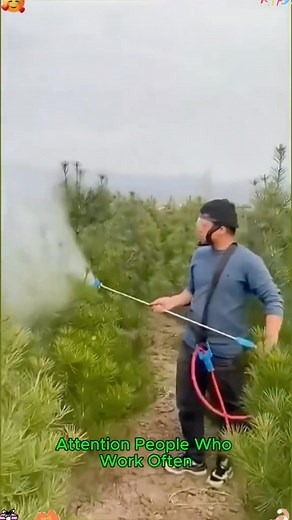 Full face goggles help protect eyes and facial skin from dust, chemical splashes and UV rays when working 🛡️. The product also helps increase visibility, ensuring safety in industrial or laboratory environments 👀✨. Shop Now: https://www.shangrilaplaza-ph.asia/protective-glasses | Shangri-La Plaza - Green Life