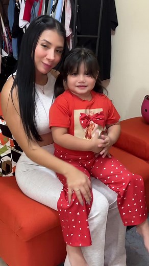 Videos de La Jennifer Ponce (@lajennponce) con “Shiny - Easykid & Dysbit”