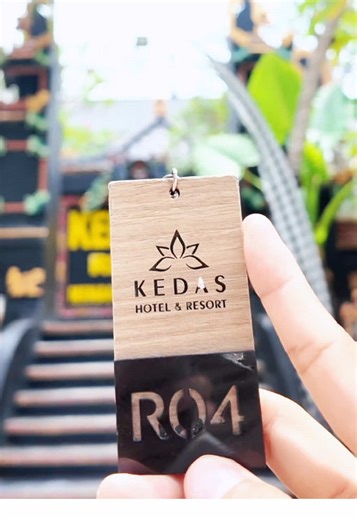 Ramadhan Serenity Stay di Kedas Hotel & Resort Nikmati ketenangan Ramadhan dengan suasana nyaman dan pelayanan terbaik. Waktunya quality time bareng kelvarga atau orang terkasih Periode promo 19 Februari - 13 Maret 2026 Promo spesial Ramadhan: • Superior Room mulai IDR 595.000 • Deluxe Room IDR 765.000 • Superior Twin Room IDR 800.000 • Family Room IDR 1.700.000 Pesan sekarang & rasakan pengalaman menginap yang lebih bermakna selama Ramadhan. * S&K berlaku : Tunjukkan postingan ini untuk mendapa