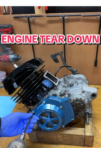 Disassembling a 2-Stroke Engine in One Minute: Quick Guide